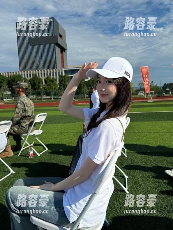 166.run吃瓜神器，在线锁定热门娱乐八卦