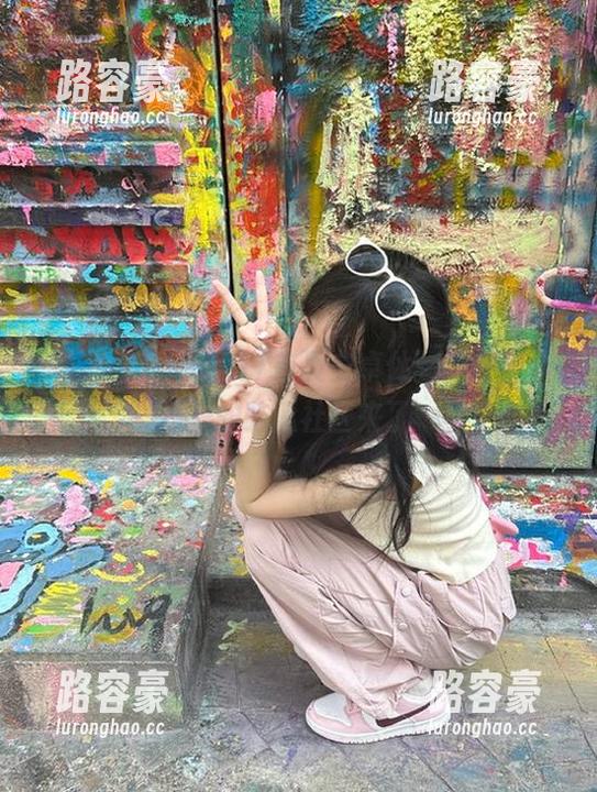 在www.17首页安卓体验，女生最爱的吃瓜社区来了