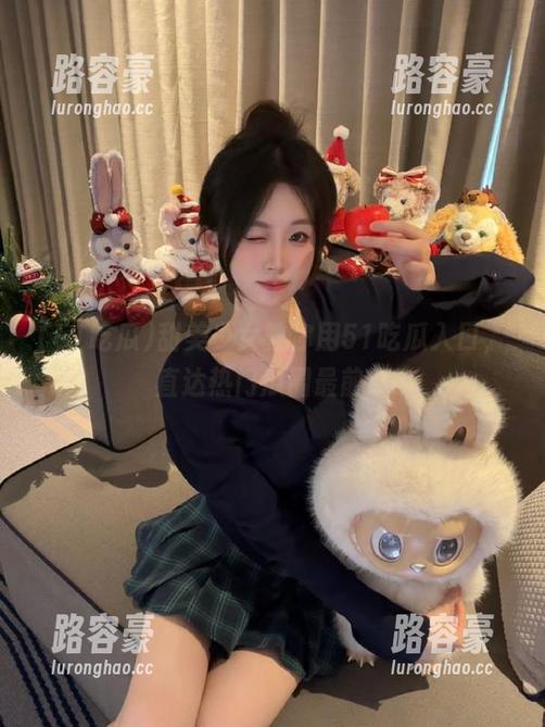 甜美少女教你用51吃瓜入口，直达热门瓜圈最前线