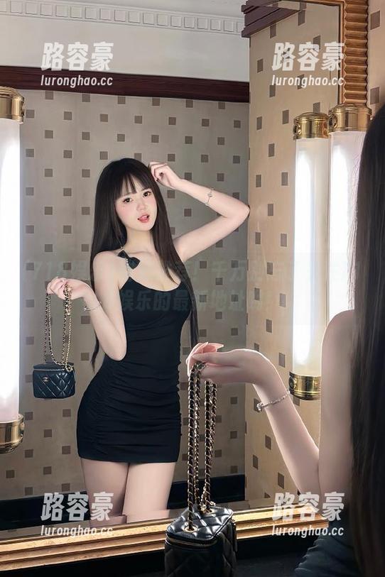 甜妹推荐！千万别忘了关注718娱乐的最新地址哟！