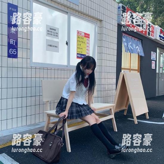 在海角吃瓜观看平台，随时掌握最新热门吃瓜动态