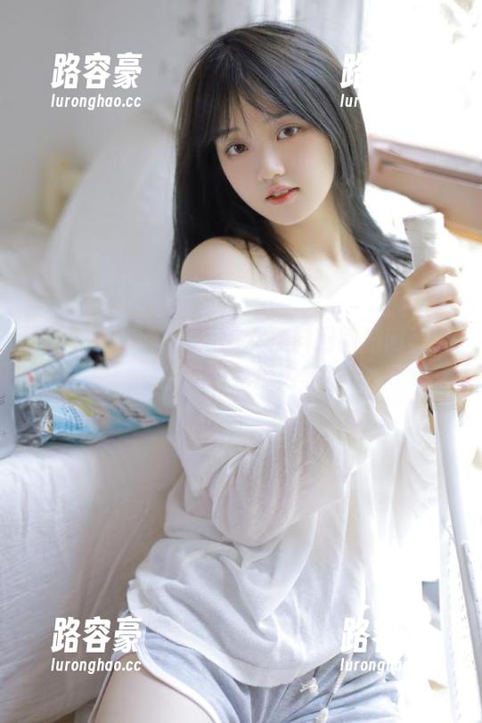 深扒美女黑料网网站网页中的热门吃瓜内容