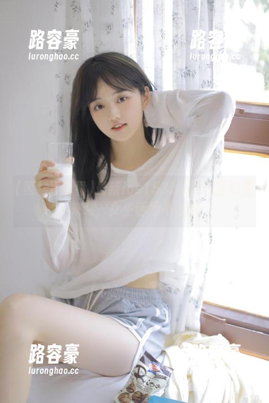 最新ios153.sk黑料正能量来袭，女生话题不停歇