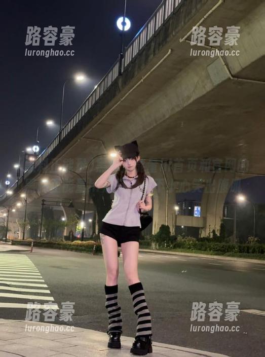 黑料正能量hl首页和官网的黑料正能量hl混搭，一不小心笑出腹肌
