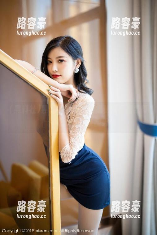 黑料社app网站揭秘娱乐圈黑幕，吃瓜群众乐翻天