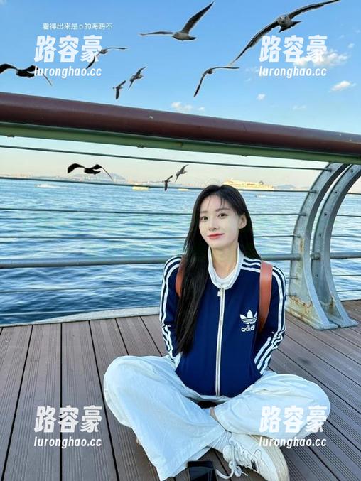 黑料老司机最新推送，第一时间掌握最劲爆娱乐黑料