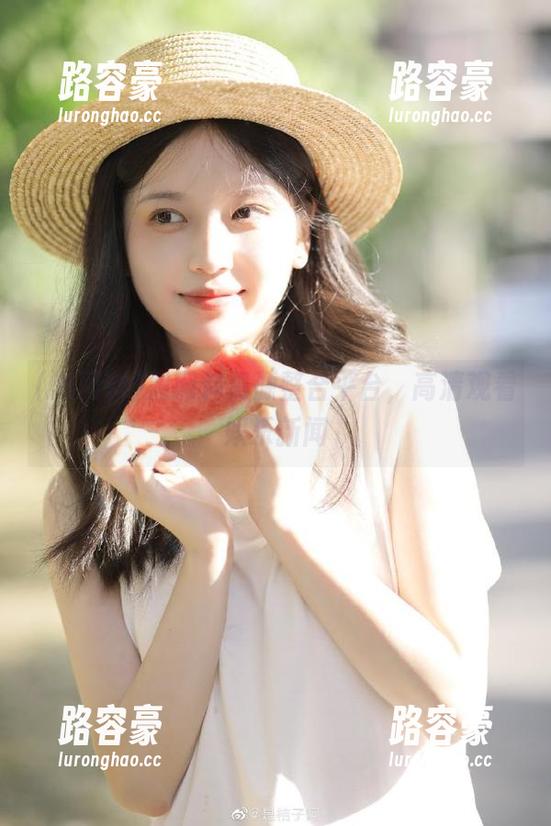 黑网料资源整合平台，高清观看娱乐新闻